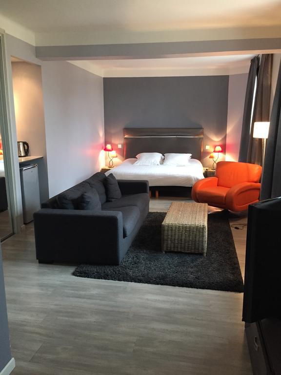 Au Lavoir Colombiers  Room photo